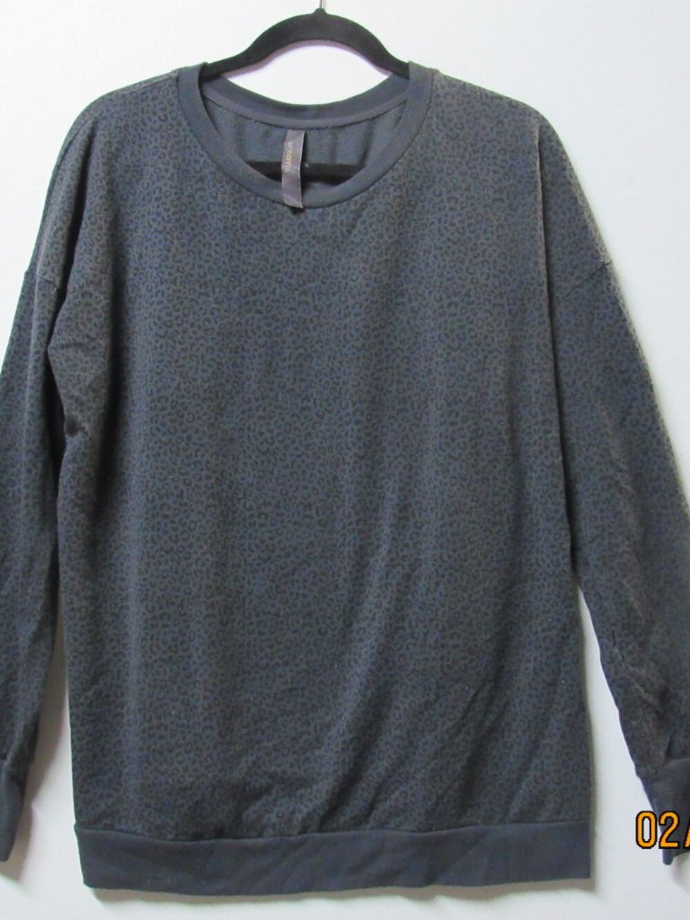 Mondetta long sleeve gray Cheetah print shirt
